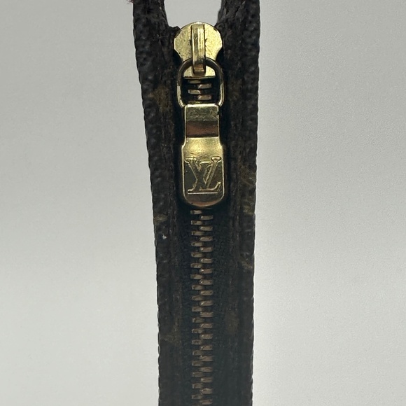 Louis Vuitton Pouchette - Picture 4 of 10